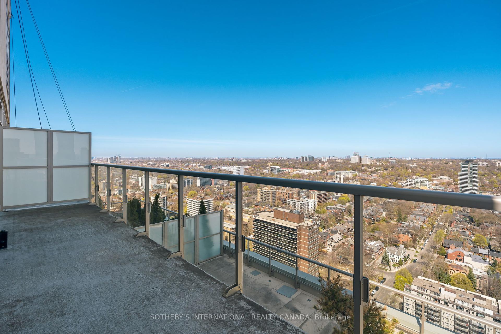 3 Bedrooms Condo at 1 Bedford, Toronto For sale