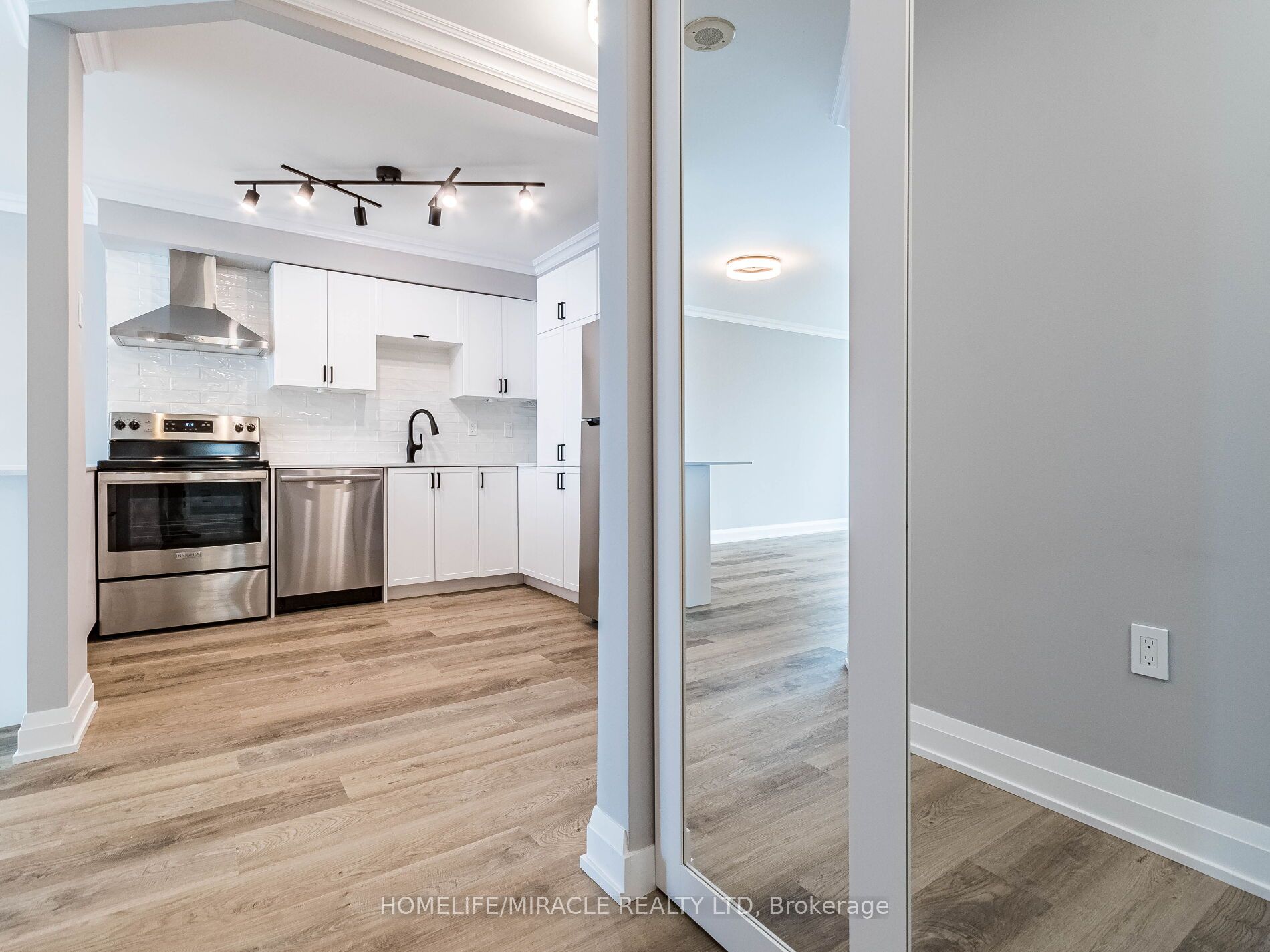 1270 Maple Crossing Boulevard, #604