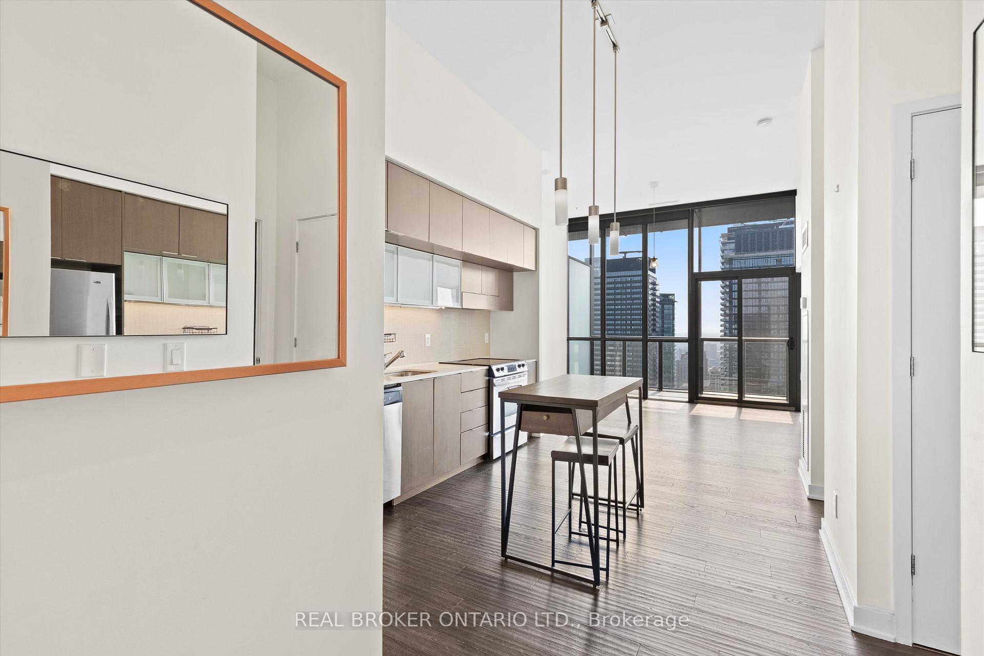 1 Bedroom Condo at 110 Charles, Toronto For sale