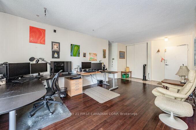 2 Bedrooms Condo at 1964 Main,  Hamilton For sale