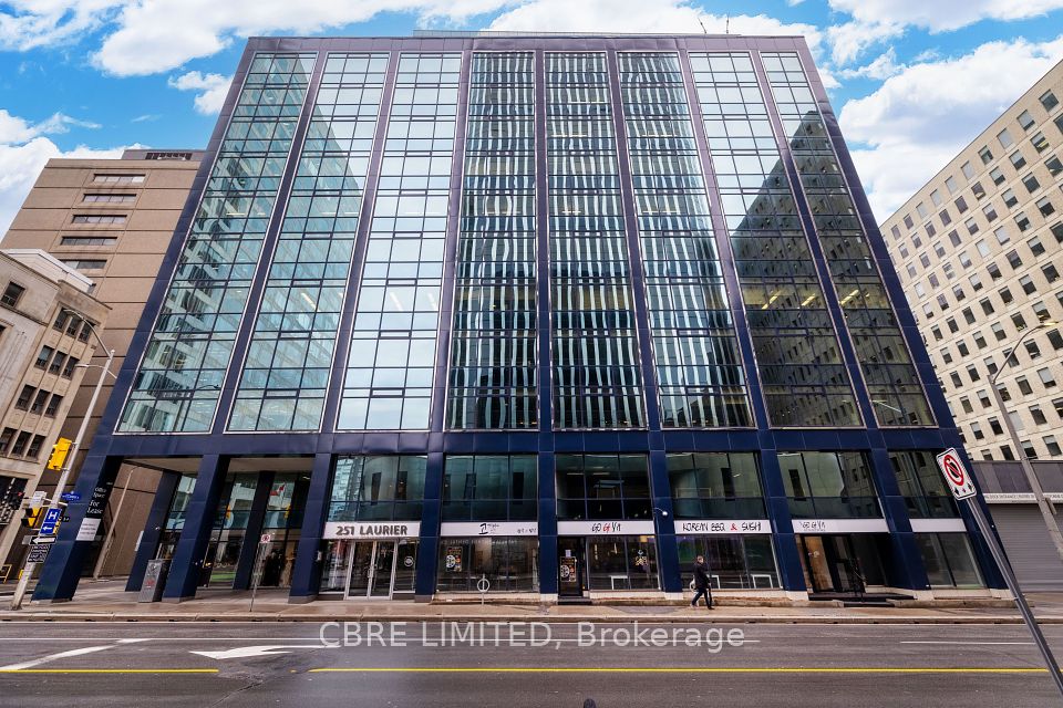 251 LAURIER