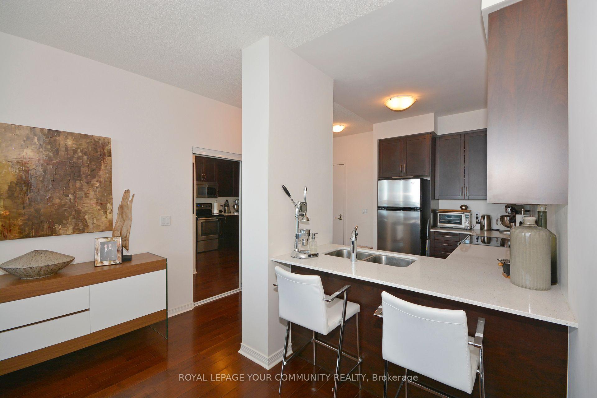 3 Bedrooms Condo at 2230 Lake Shore, Toronto For sale