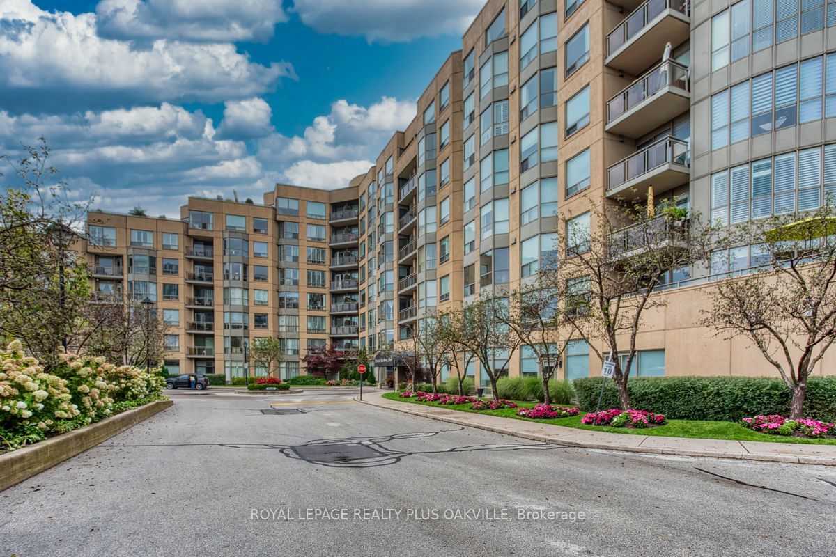 2511 Lakeshore Road W, #517
