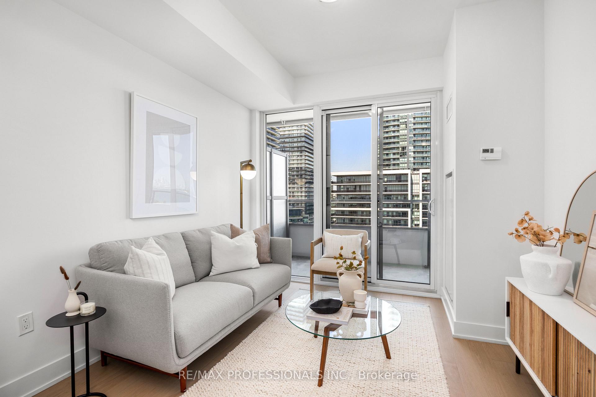 2 Bedrooms Condo at 20 Shore Breeze, Toronto For sale