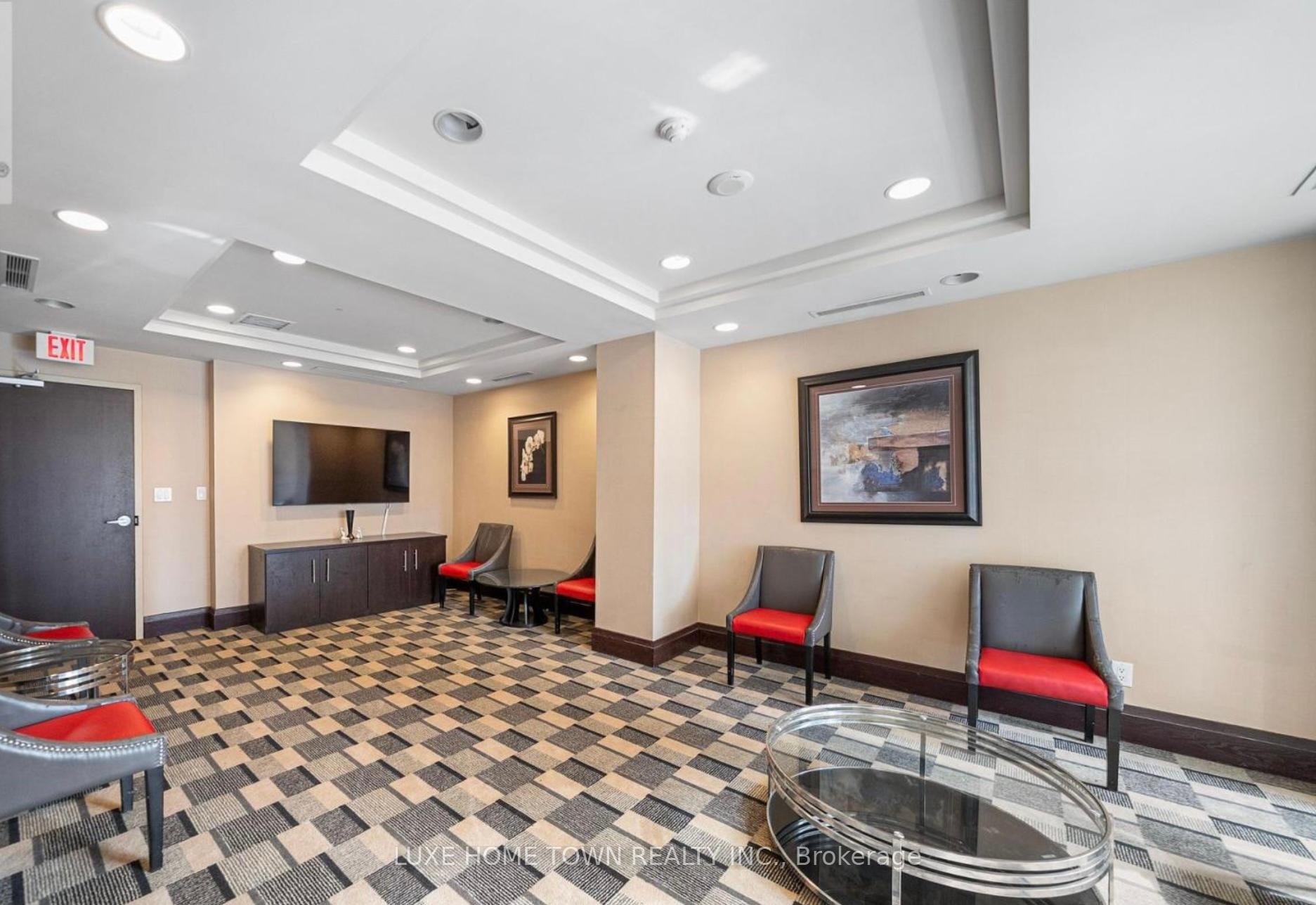 2 Bedrooms Condo at 208 Enfield, Mississauga For sale