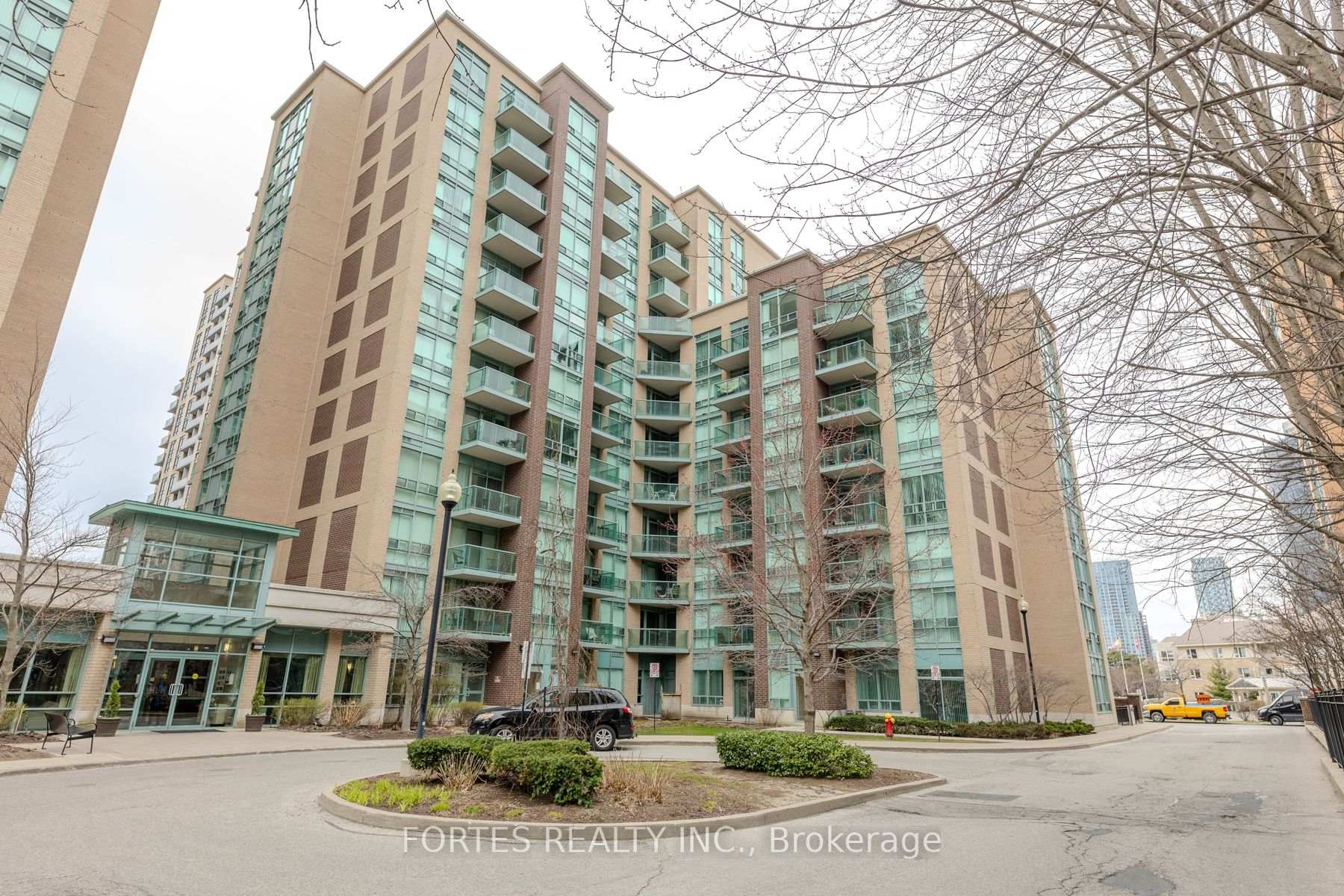 2 Bedrooms Condo at 9 Michael Power,  Toronto For sale