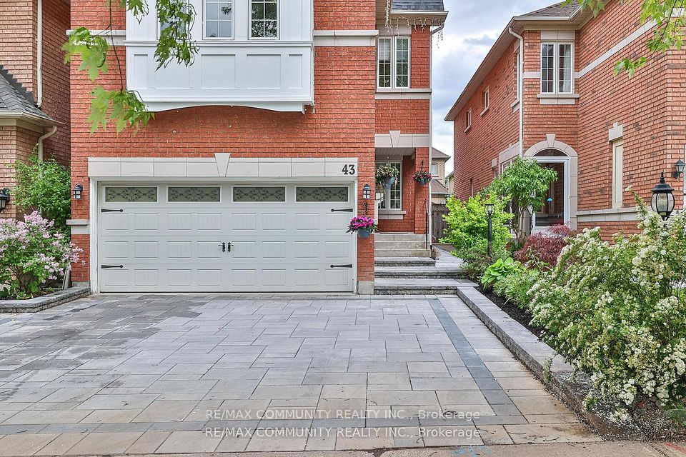43 Futura Avenue, Richmond Hill, ON L4S 1S8