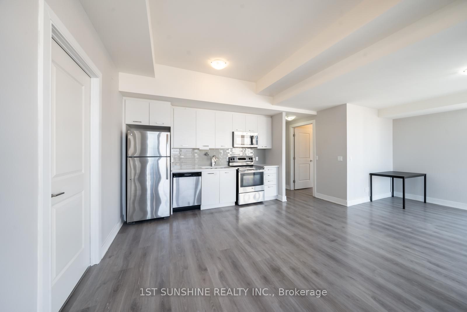 2 Bedrooms Condo at 150 MAIN,  Hamilton For sale