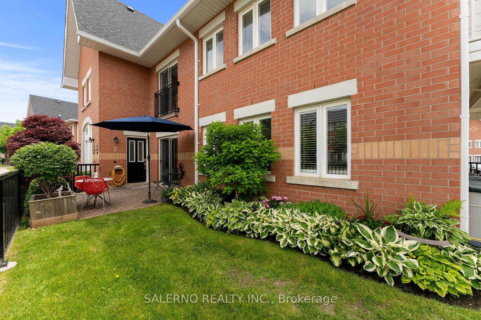 3 Bedrooms Condo at 1701 Lampman, Burlington For sale