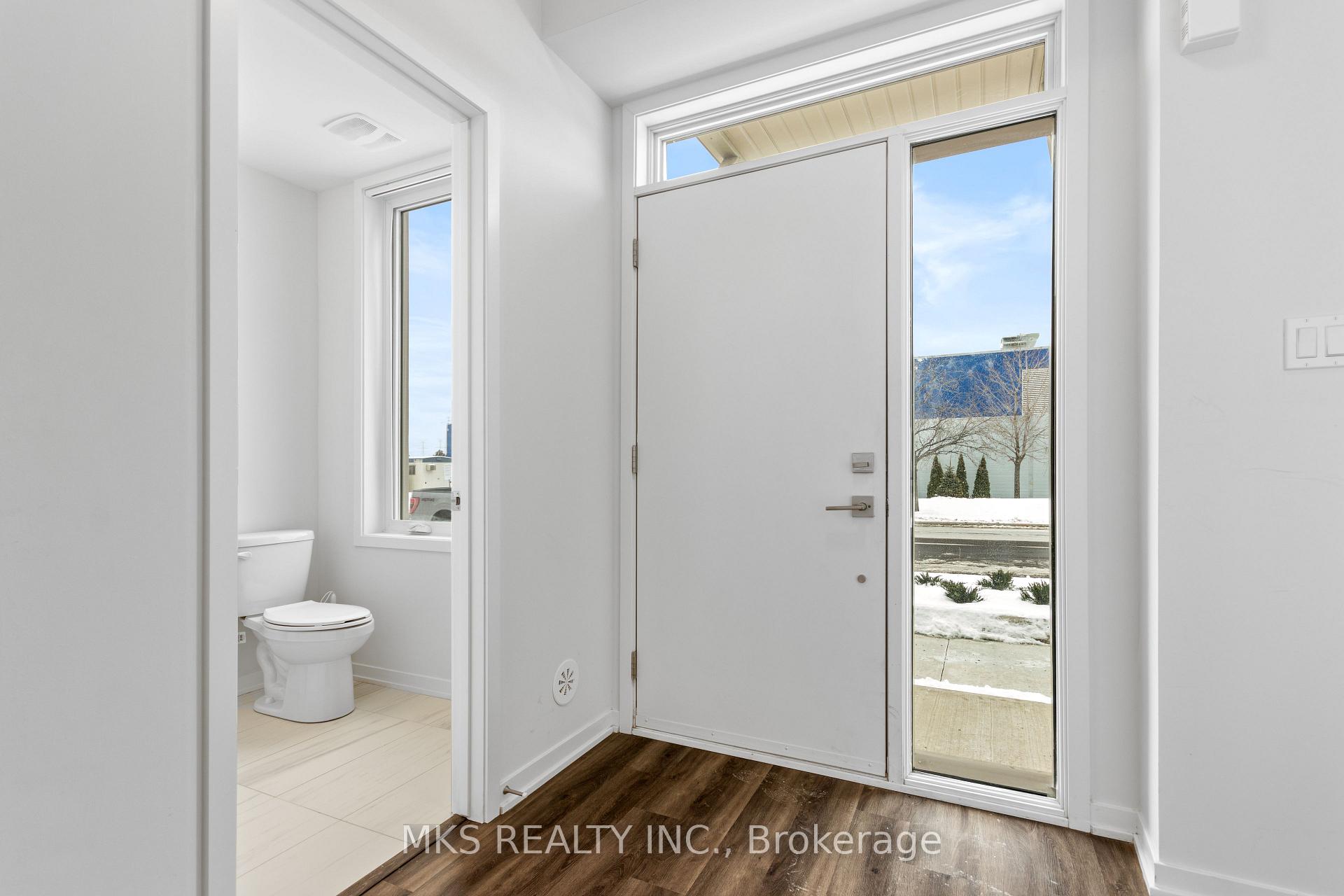 3 Bedrooms Condo at 23 Mable Smith,  Vaughan For sale