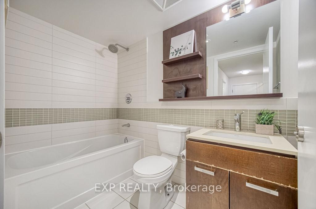 2 Bedrooms Condo at 295 Adelaide, Toronto For sale