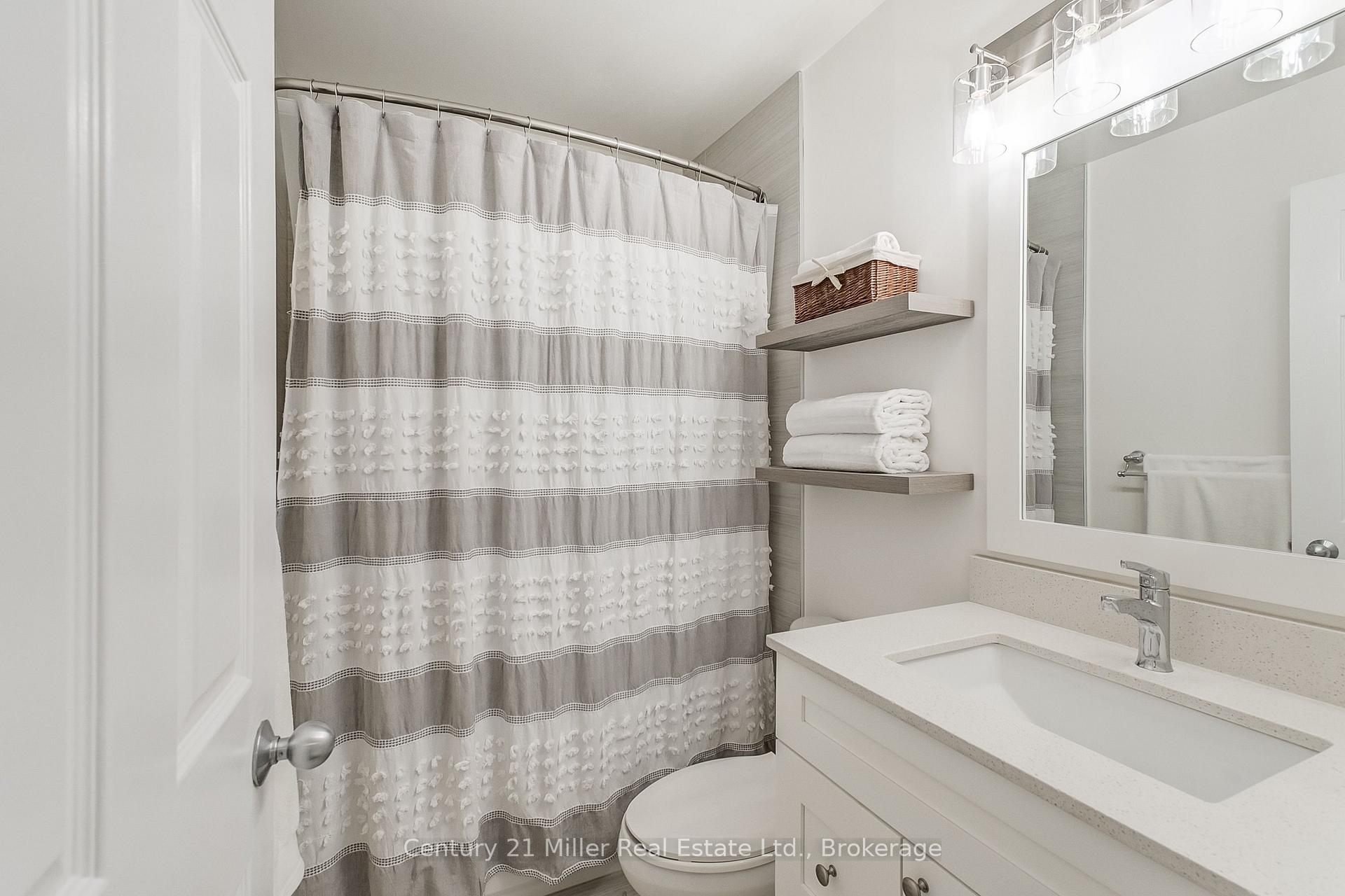 3 Bedrooms Condo at 1120 Queens, Oakville For sale