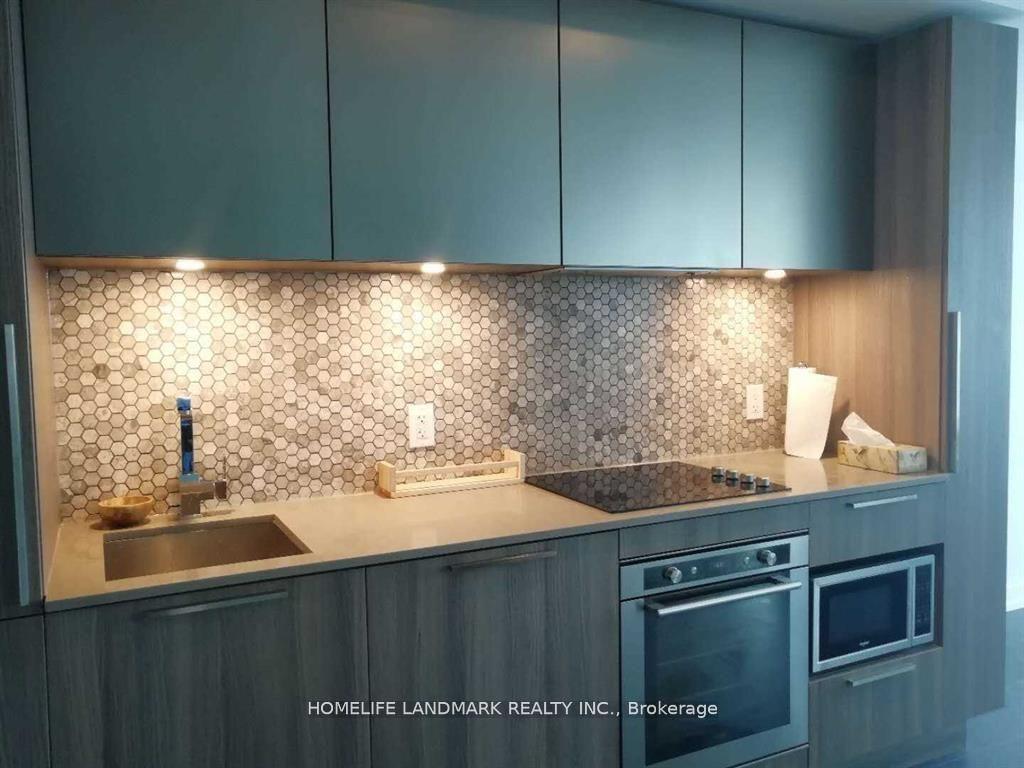 2 Bedrooms Condo at 85 Wood, Toronto For sale