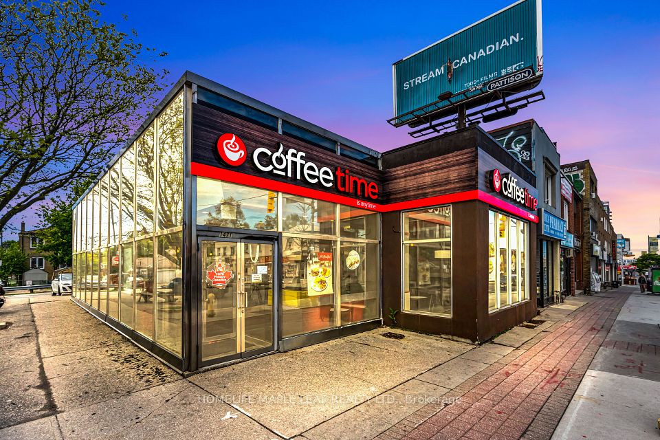 1471 Eglinton