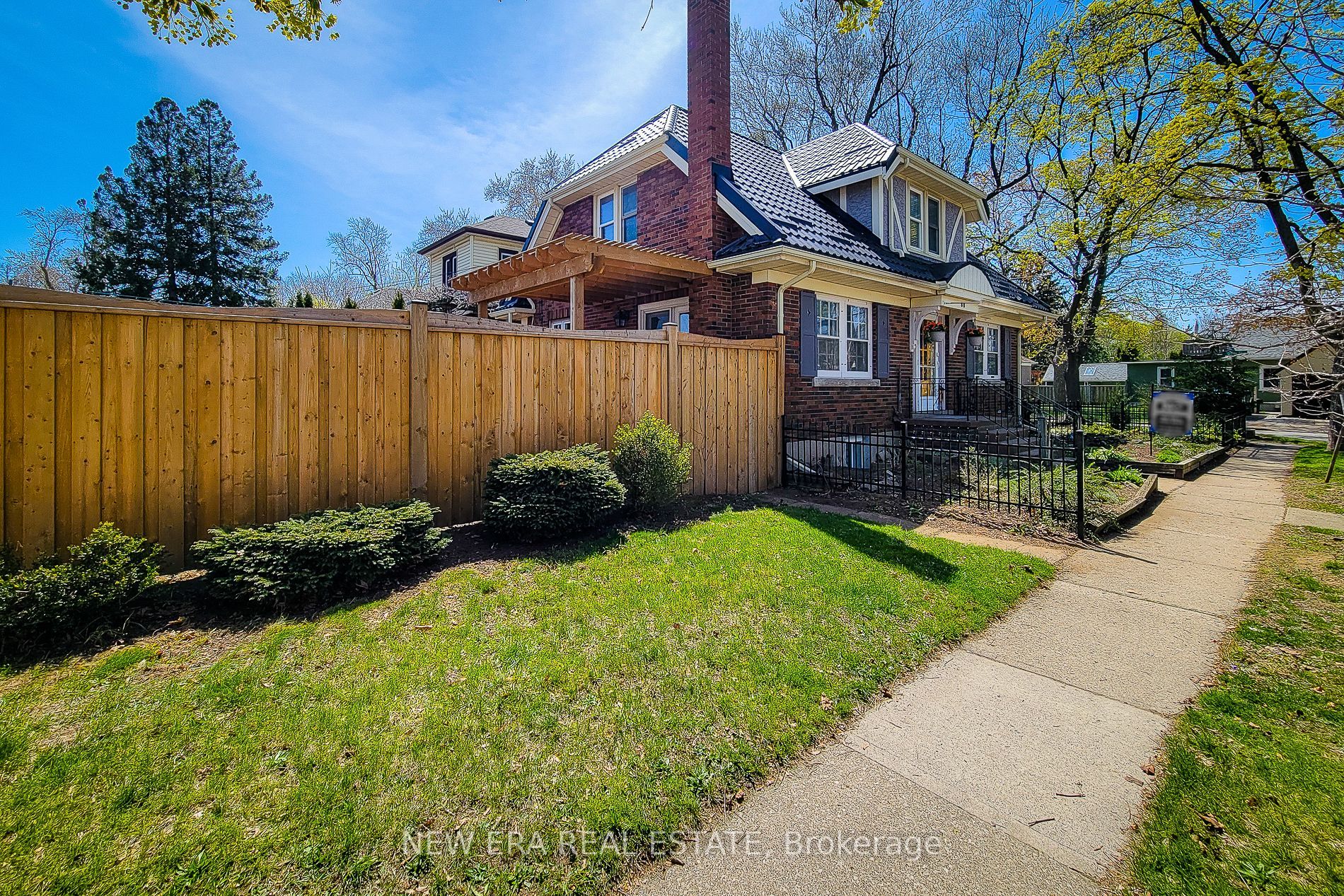 88 St. Patrick Street, St. Catharines, ON L2R 1K5