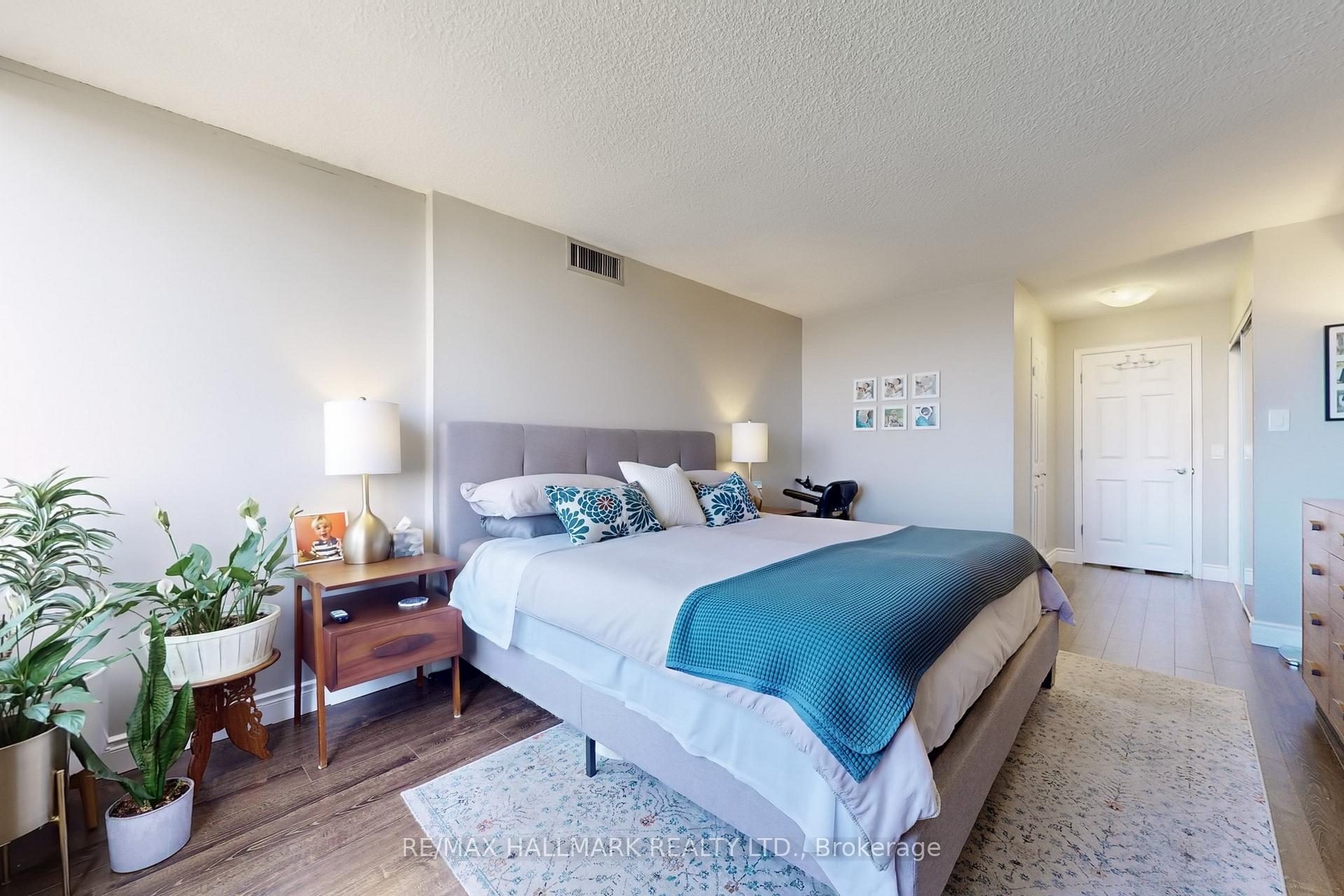 2 Bedrooms Condo at 2350 Bridletowne, Toronto For sale
