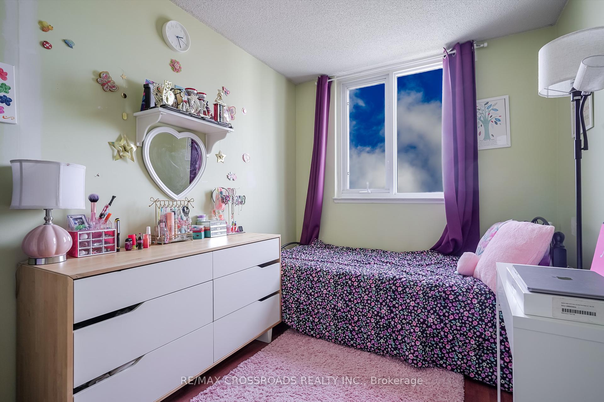 3 Bedrooms Condo at 15 Sewells, Toronto For sale