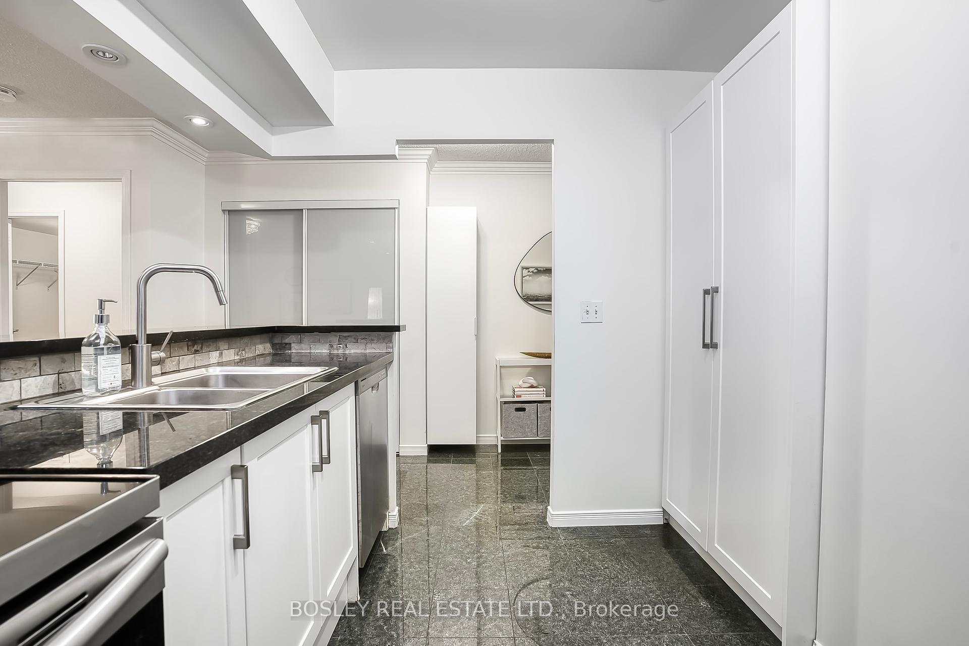 2 Bedrooms Condo at 51 Harrison Garden, Toronto For sale