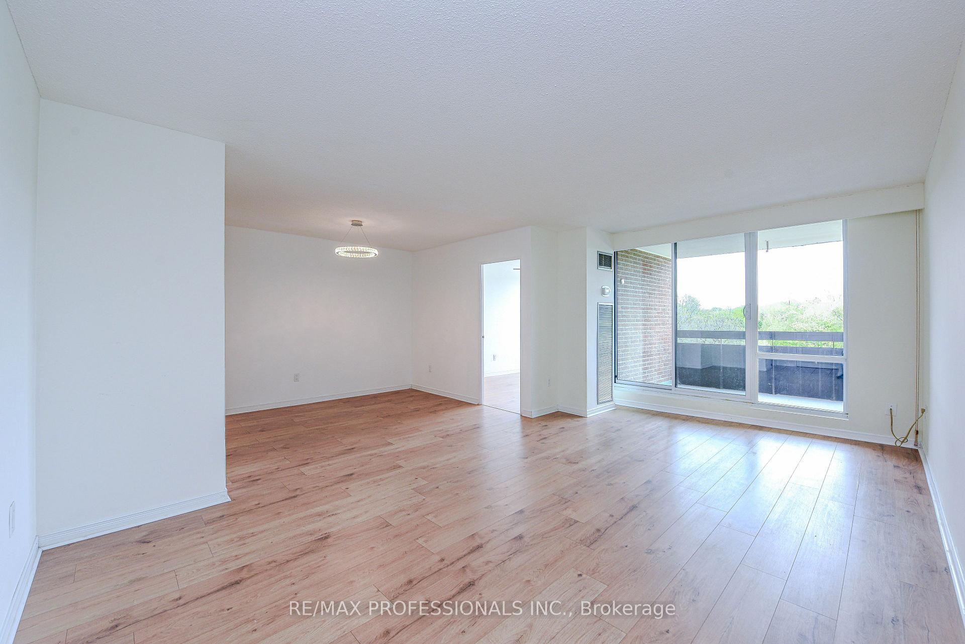 3 Bedrooms Condo at 362 The East Mall, Toronto For sale