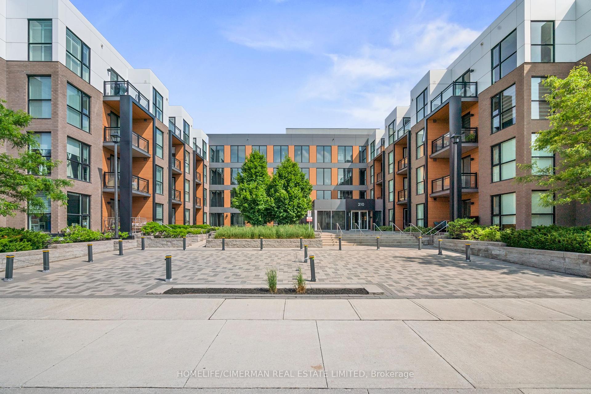 4 Bedrooms Condo at 210 Sabina, Oakville For sale