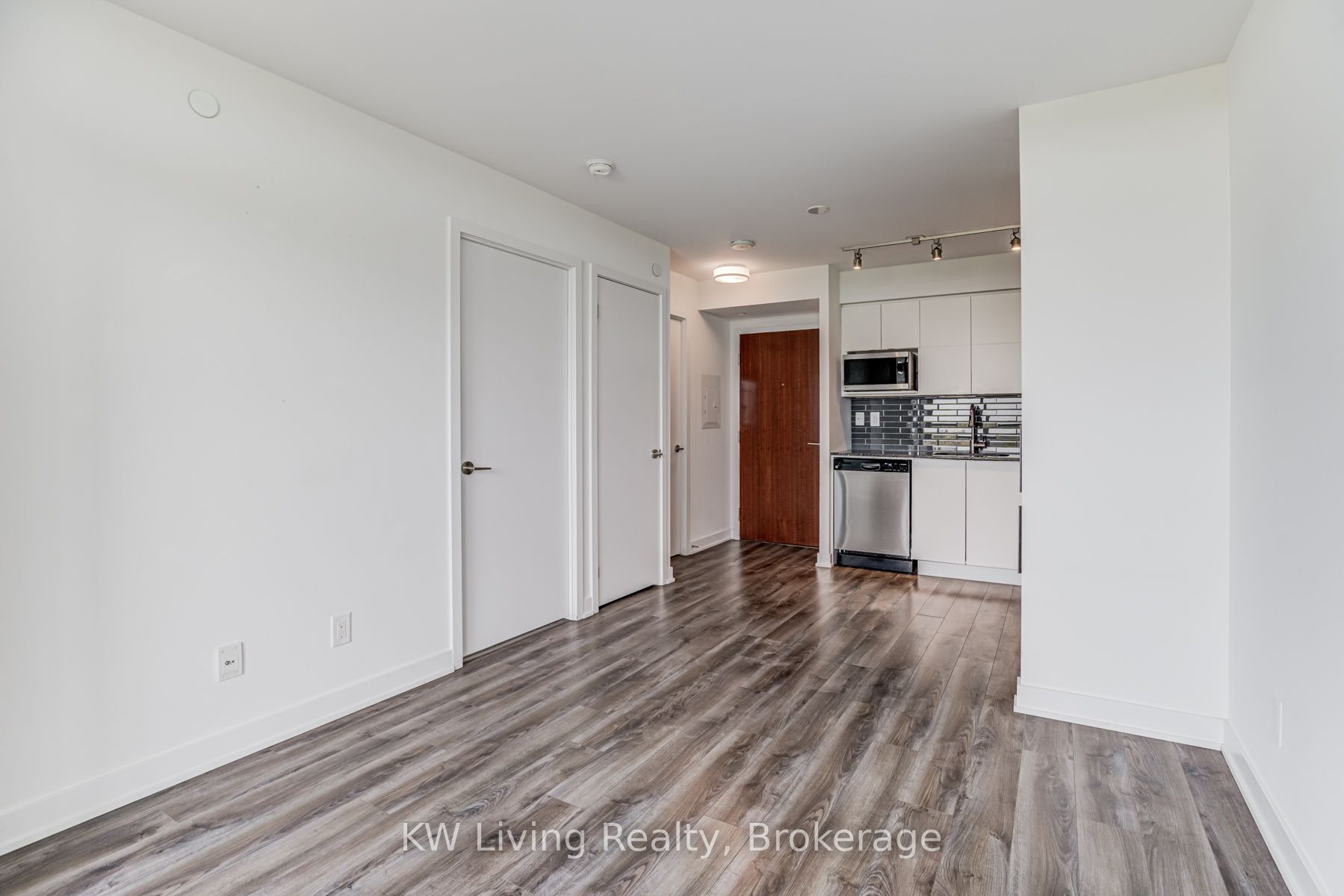 160 Flemington Road, #815
