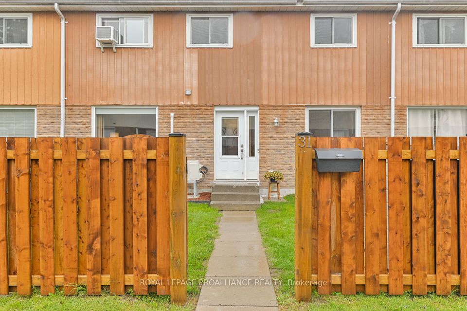 17 Tracey Park