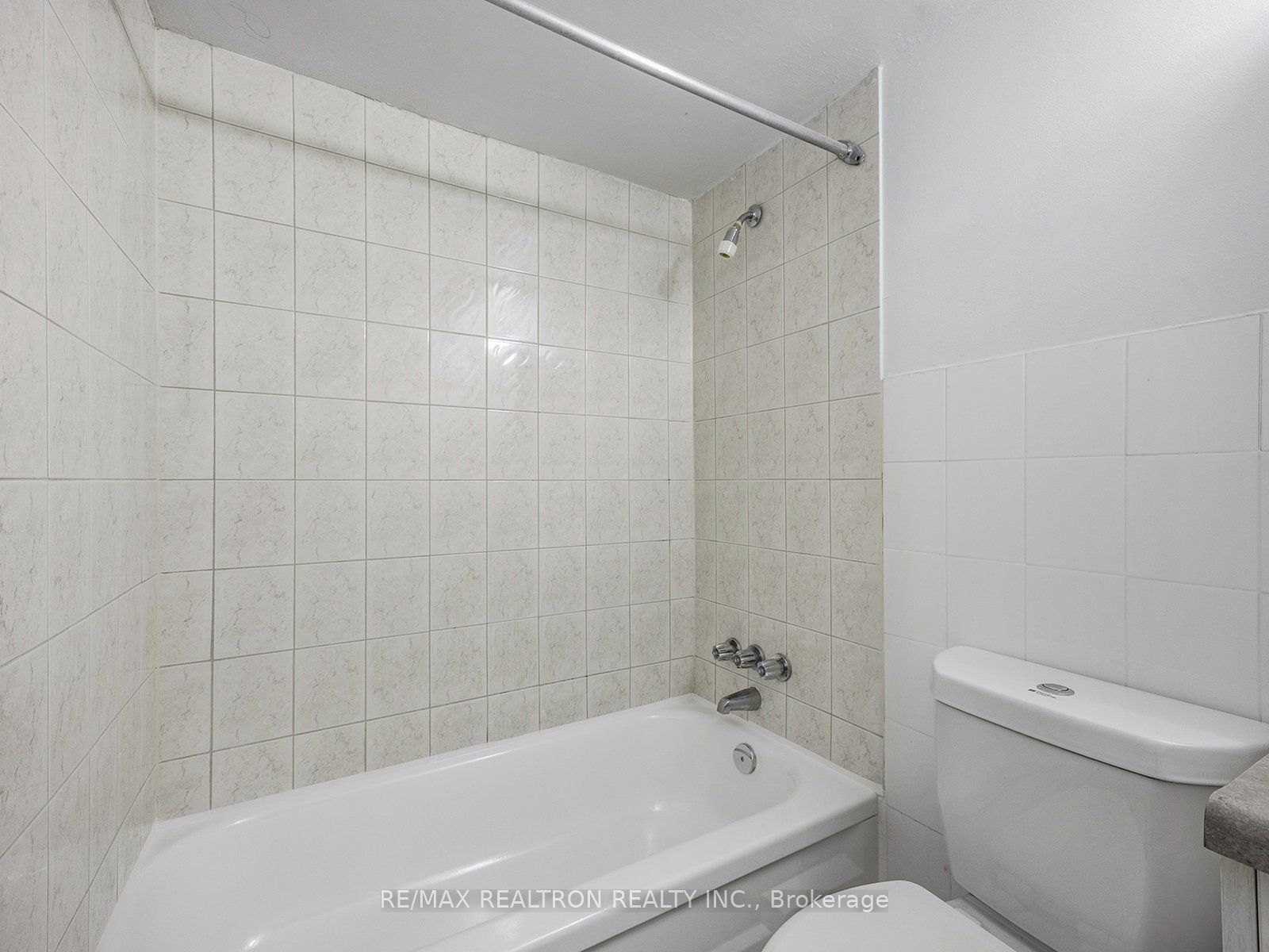 5 Glamorgan Avenue, #611