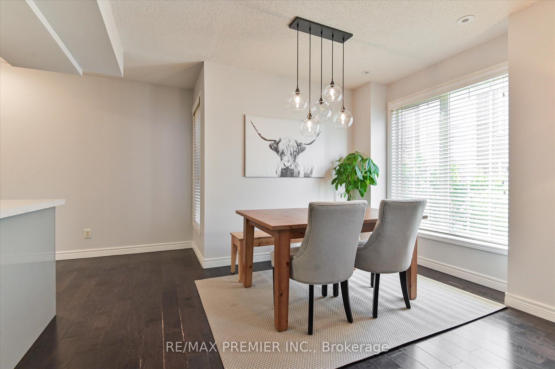 3 Bedrooms Condo at 3 Everson, Toronto For sale