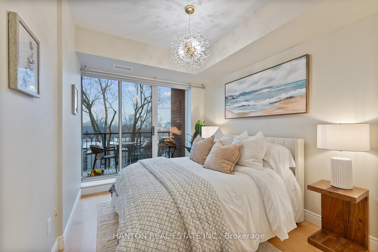 2 Bedrooms Condo at 77 Mcmurrich,  Toronto For sale