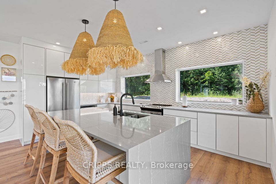 31 HEMLOCK Avenue, Tay, ON L0K 2C0