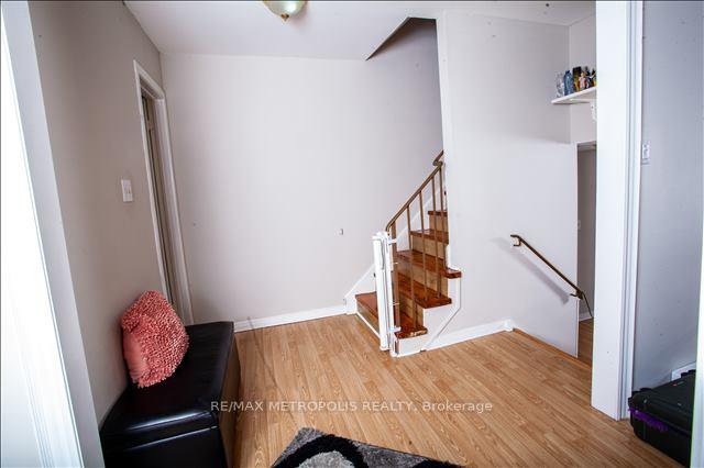 5 Bedrooms Condo at 39 John Cabot,  Toronto For sale