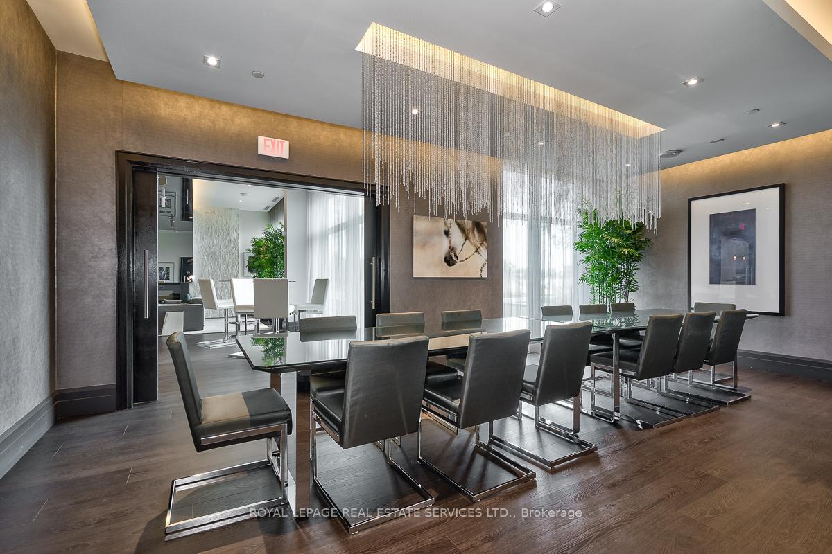 2 Bedrooms Condo at 65 Speers,  Oakville For sale