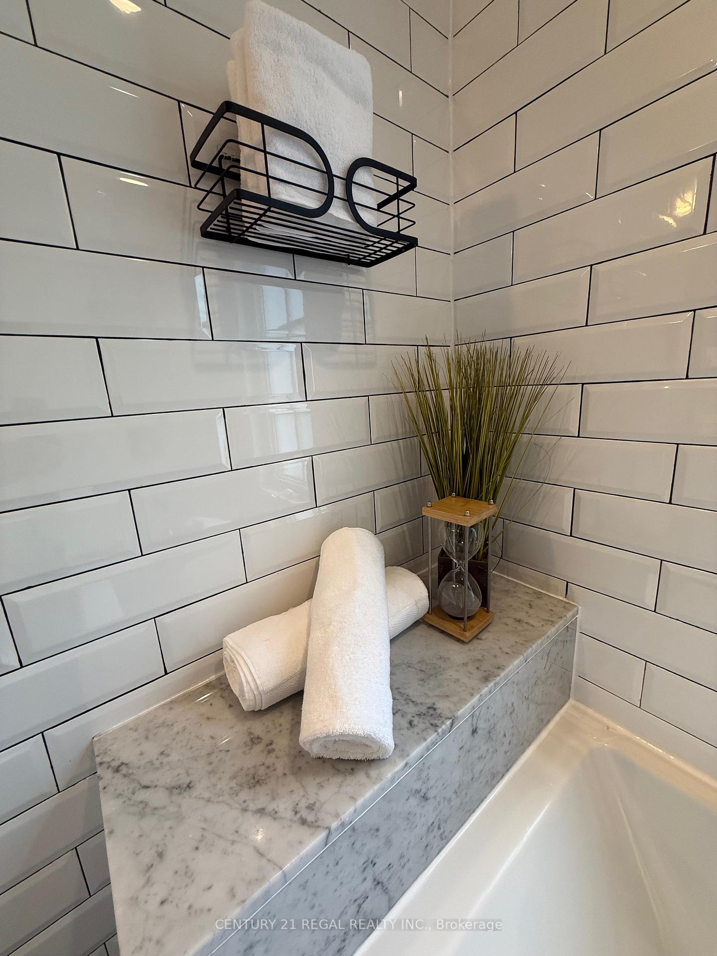 2 Bedrooms Condo at 93 Douglas, Toronto For sale