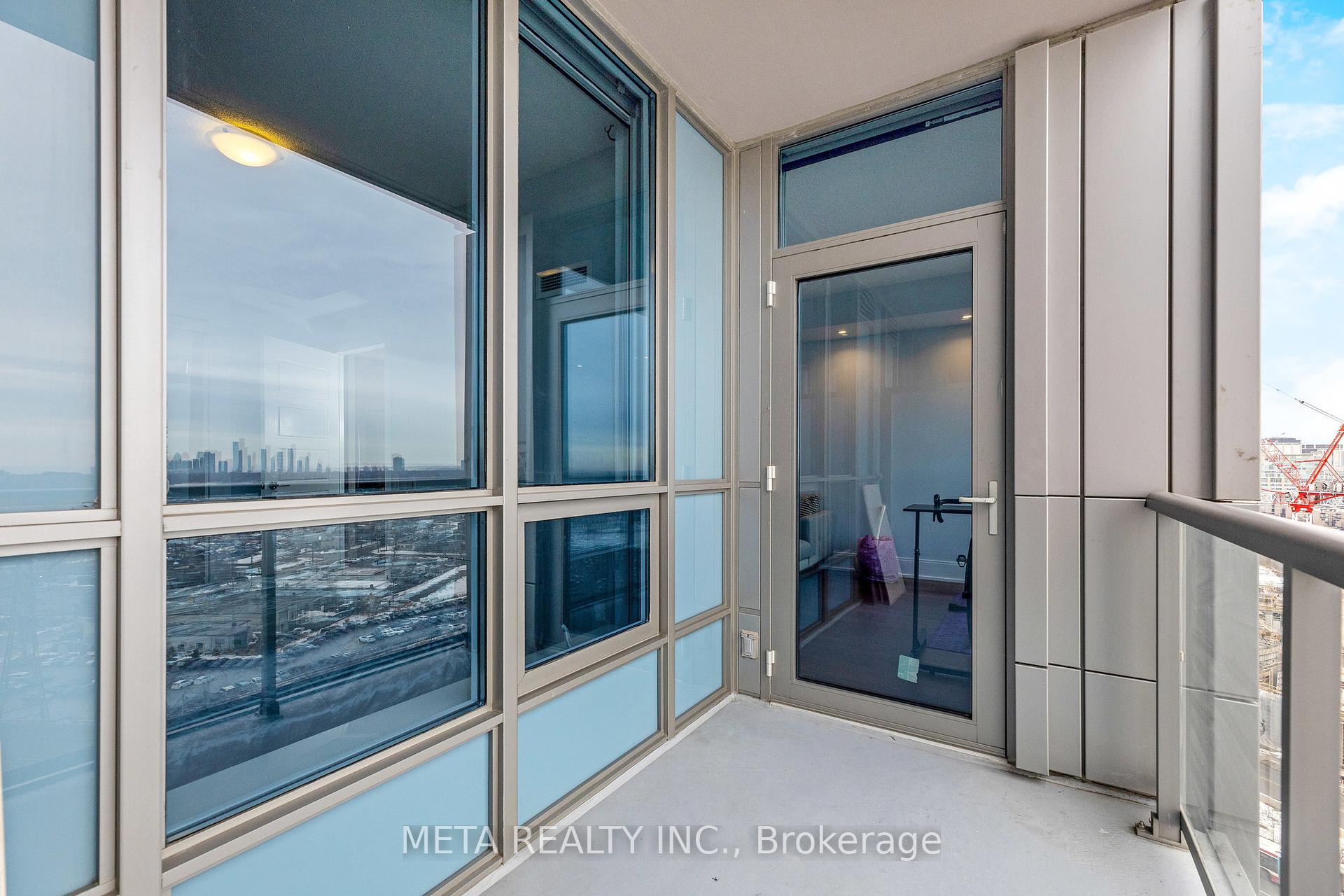 2 Bedrooms Condo at 15 Viking,  Toronto For sale