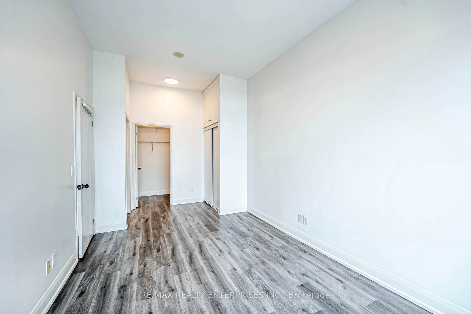 2900 Highway 7 Road, #206