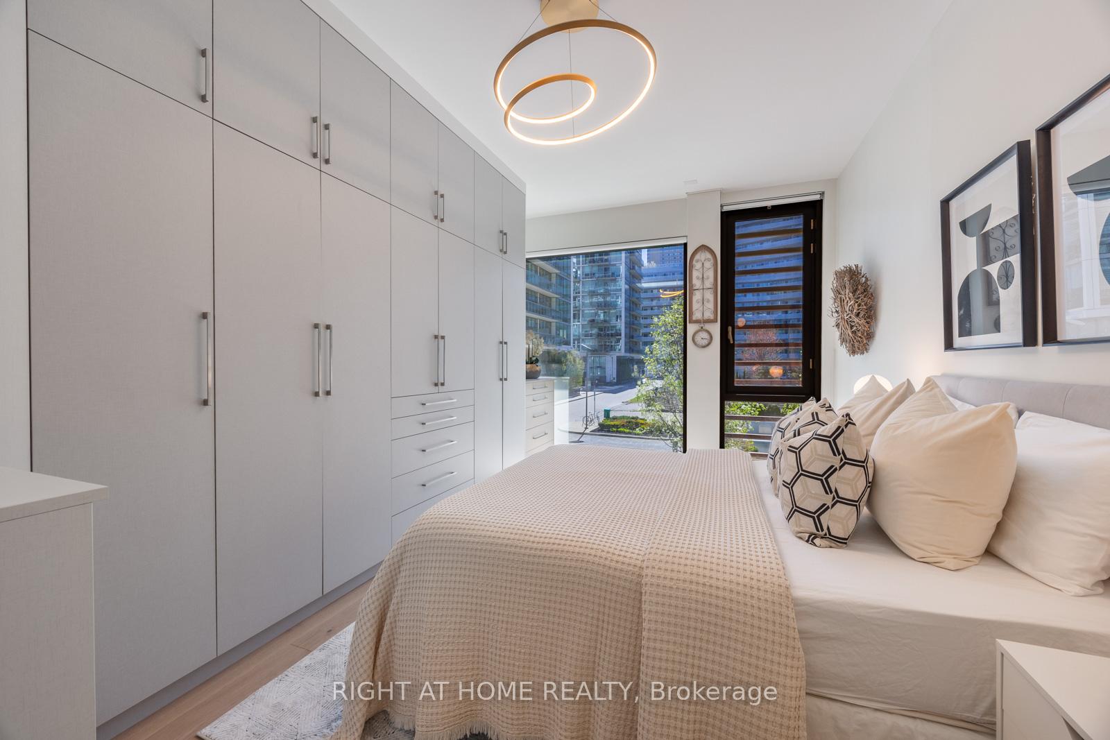 2 Bedrooms Condo at 39 Queens, Toronto For sale