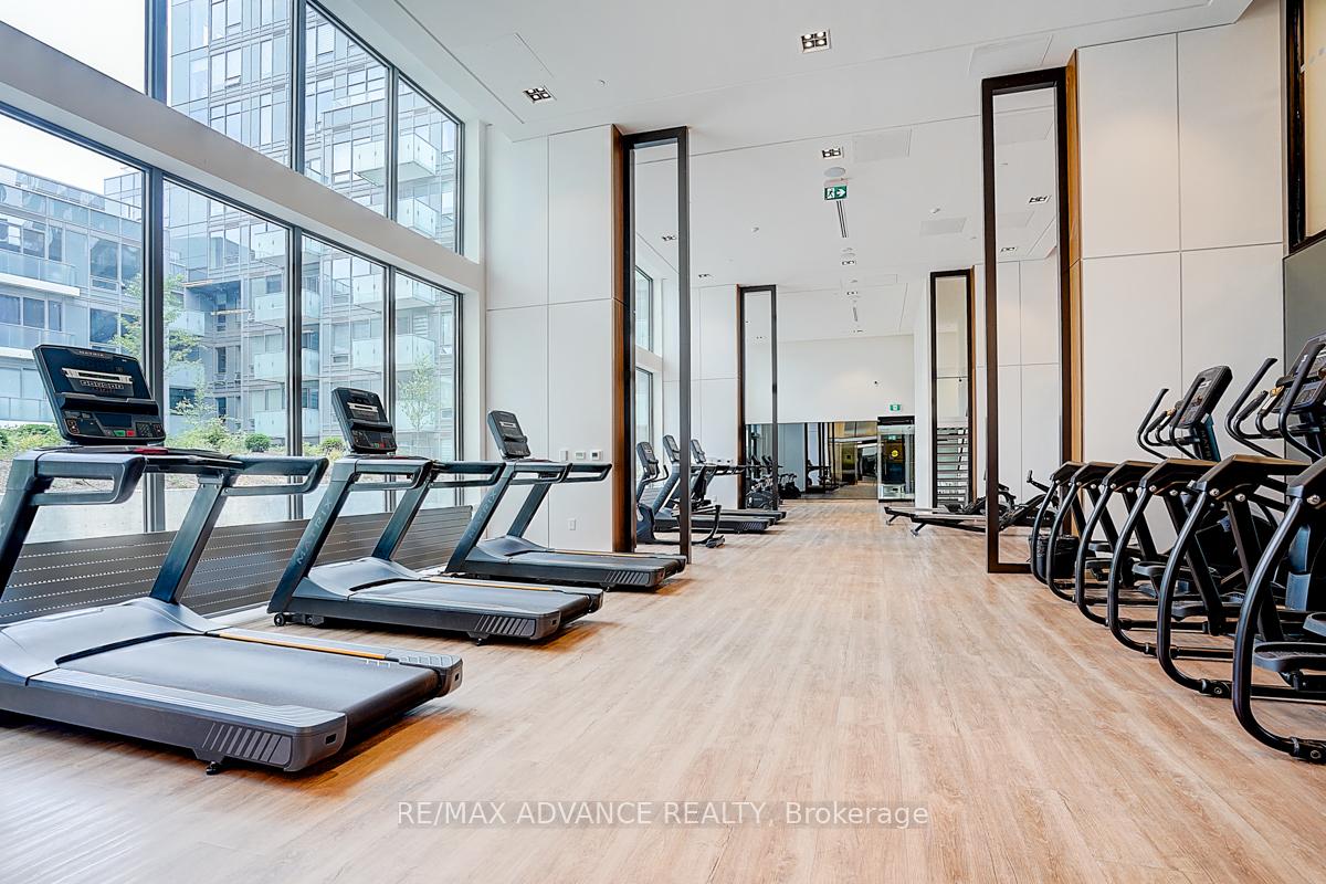2 Bedrooms Condo at 7 Golden Lion, Toronto For sale