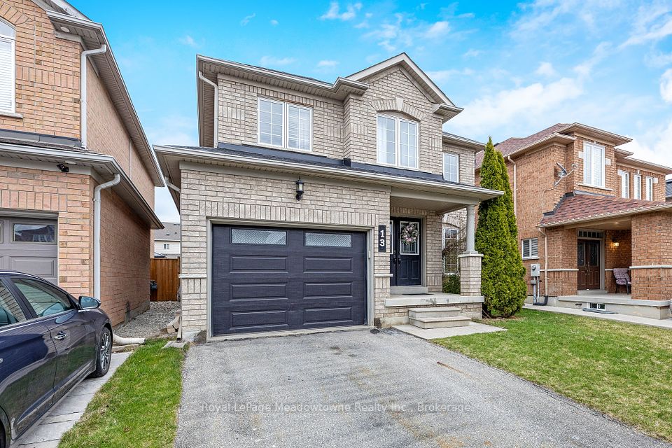 13 Robarts Drive, Milton, ON L9T 5P8