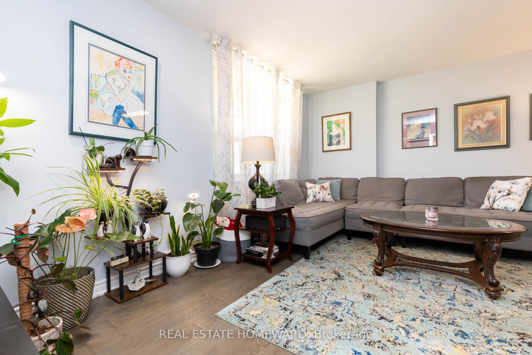 3 Bedrooms Condo at 45 Huntingdale, Toronto For sale