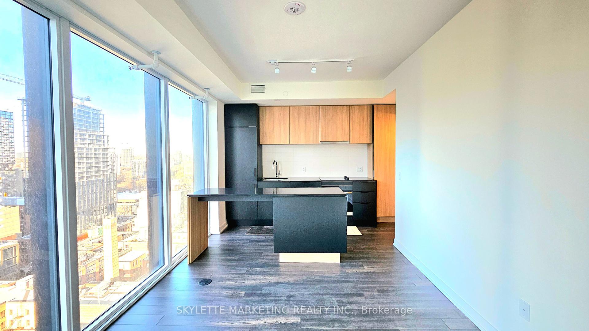 2 Bedrooms Condo at 88 Church, Toronto For sale