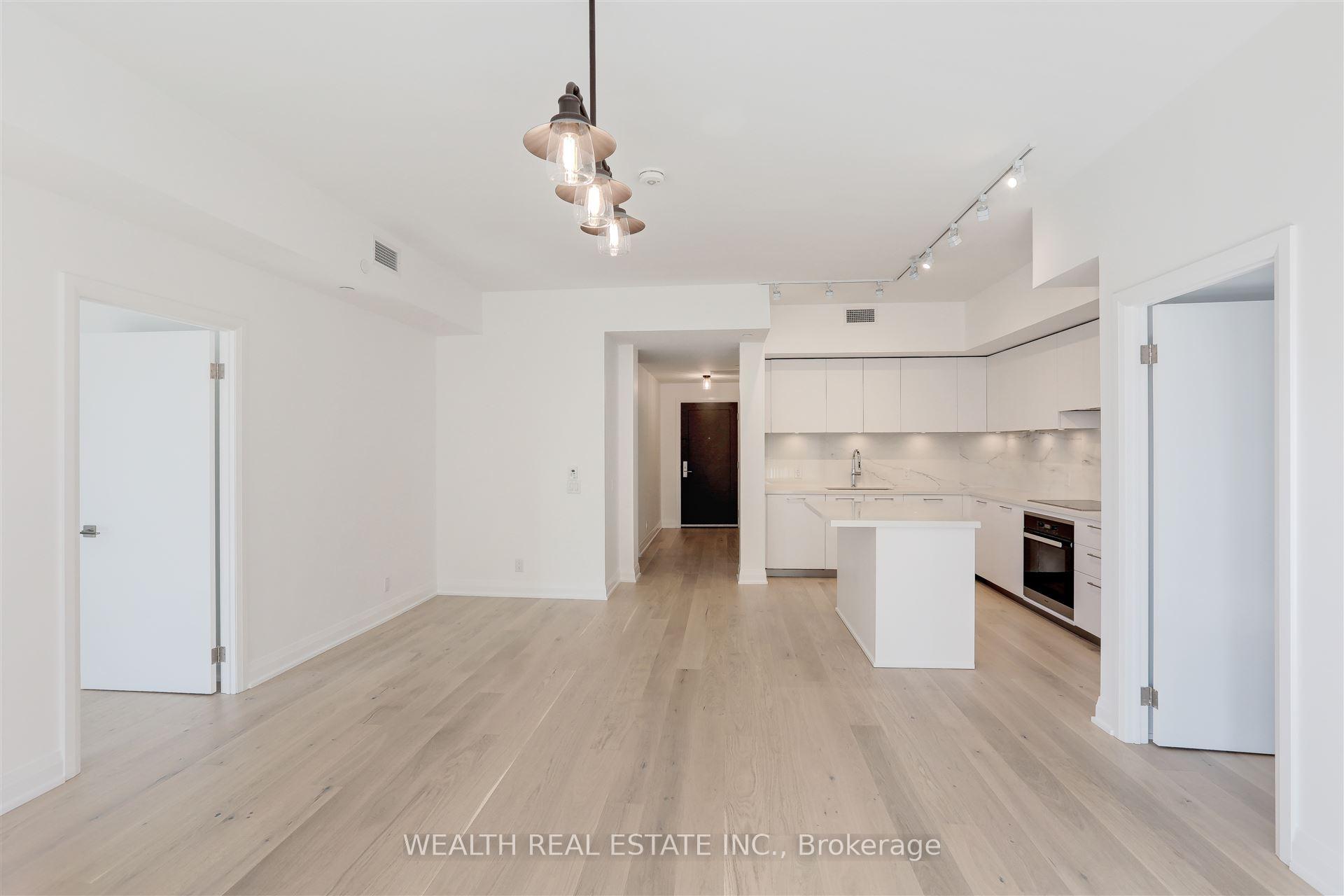 2 Bedrooms Condo at 33 Frederick Todd, Toronto For sale