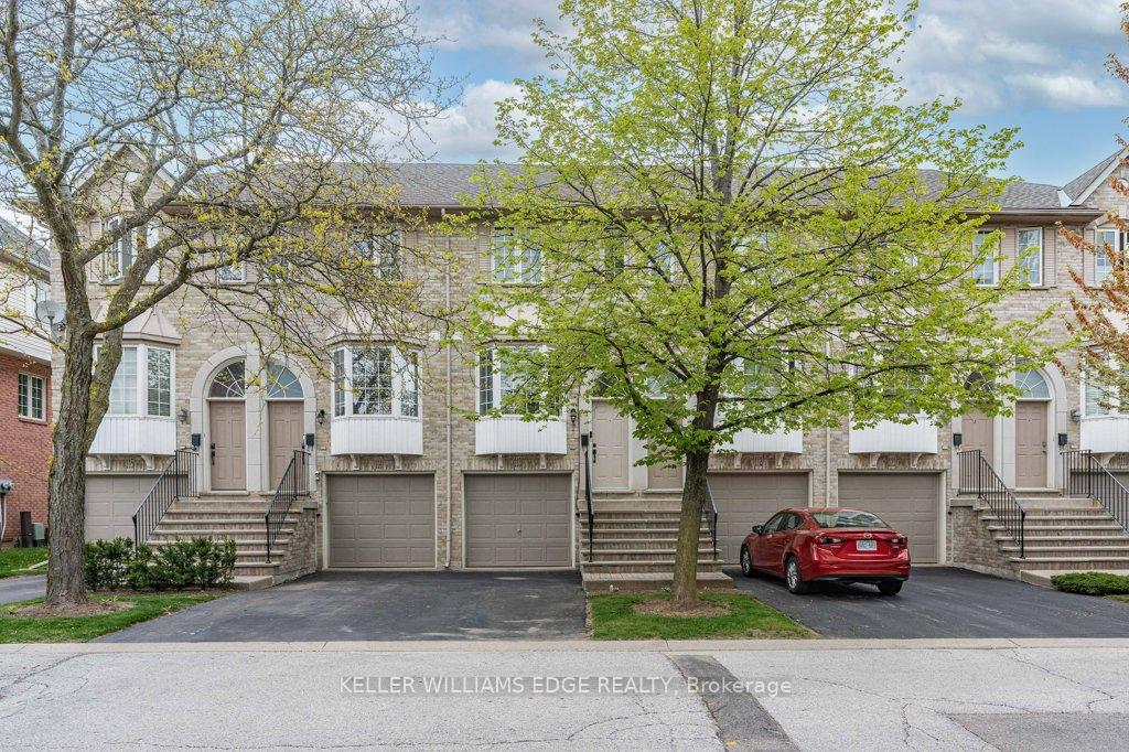 2 Bedrooms Condo at 3480 Upper Middle, Burlington For sale