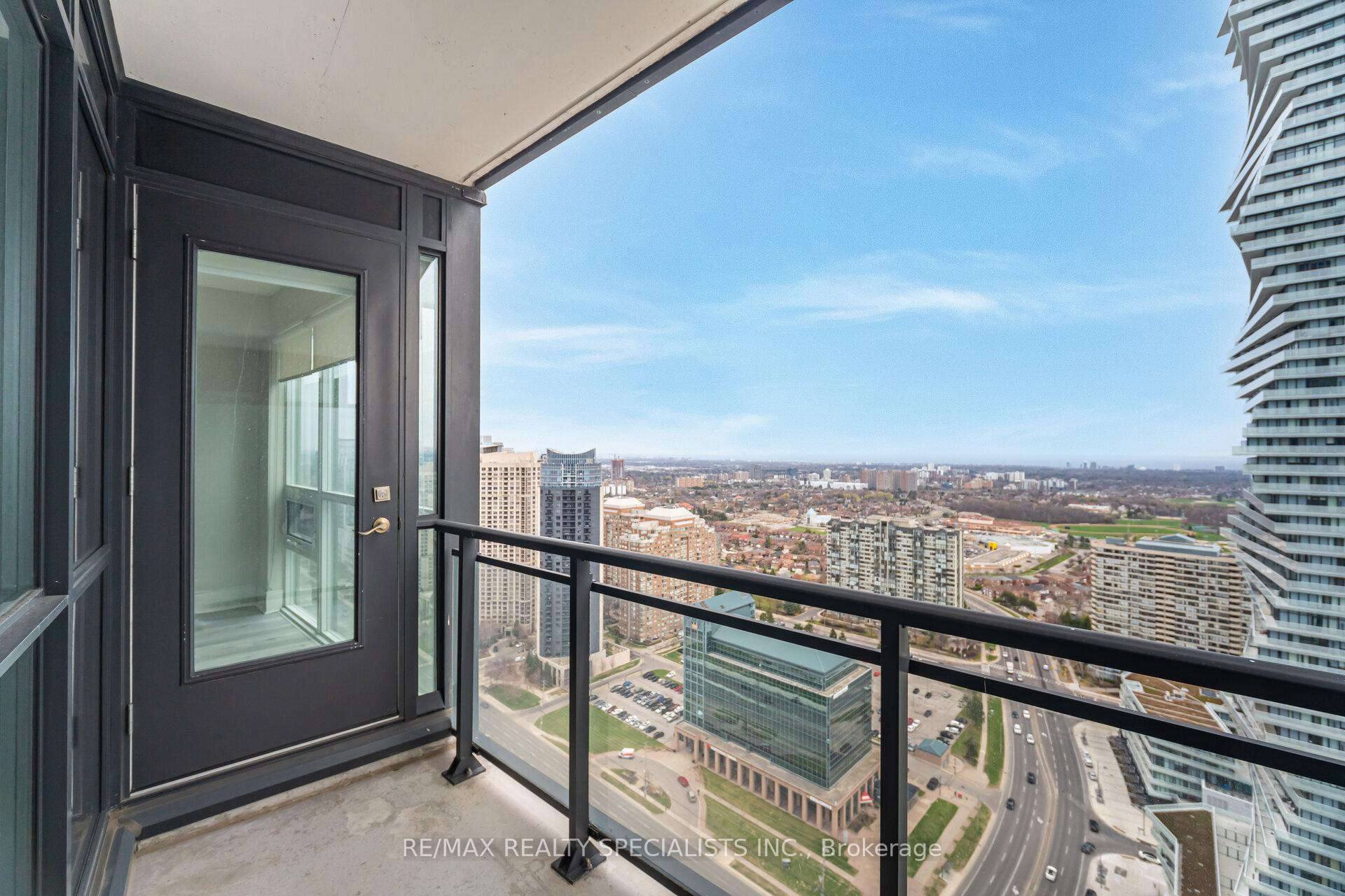 2 Bedrooms Condo at 510 Curran,  Mississauga For sale