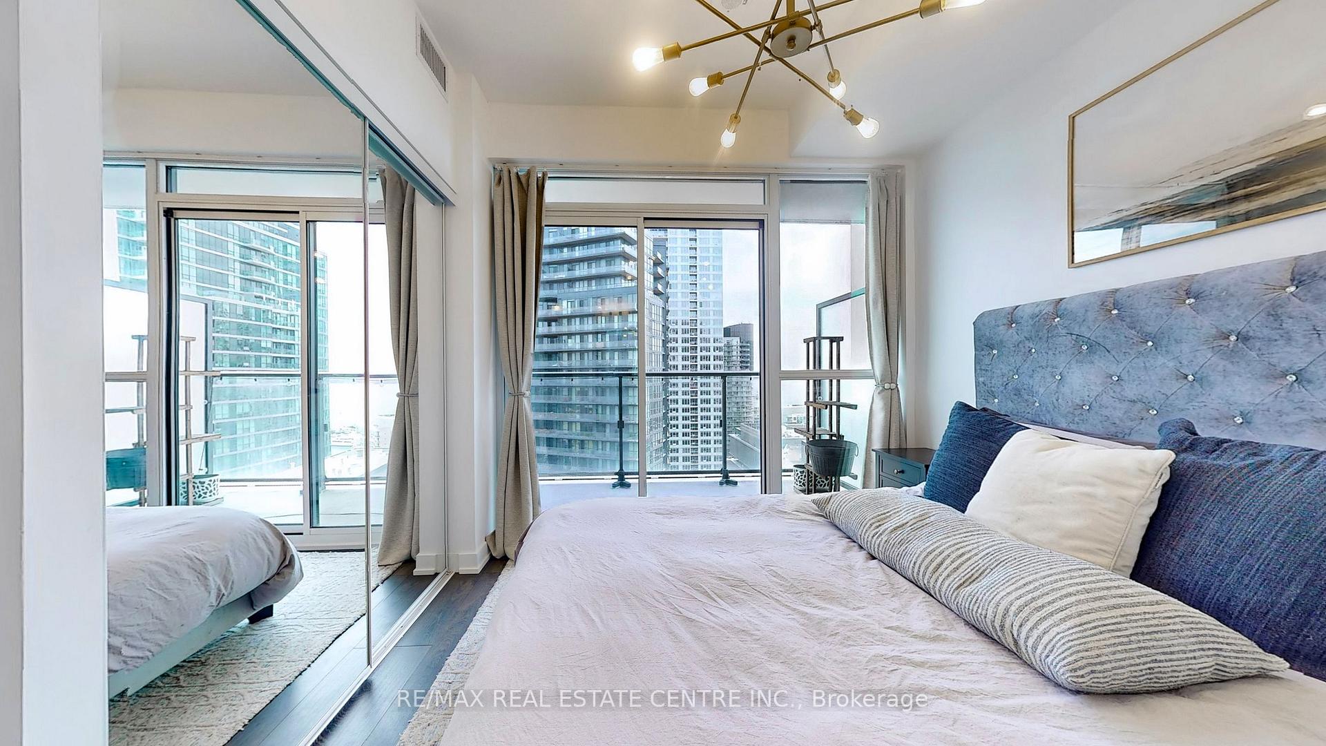2 Bedrooms Condo at 38 Iannuzzi,  Toronto For sale