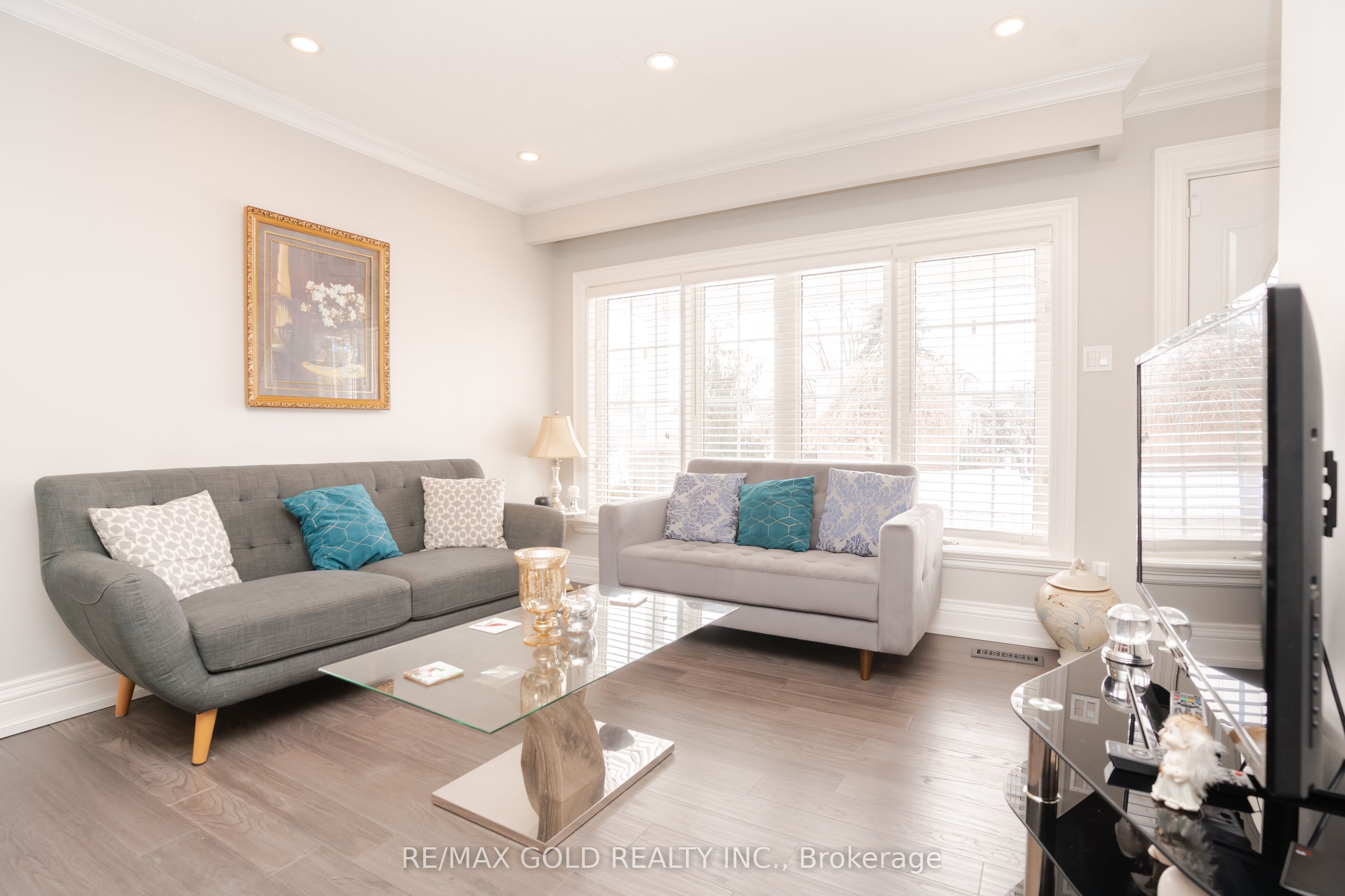 15 Castlemore Drive