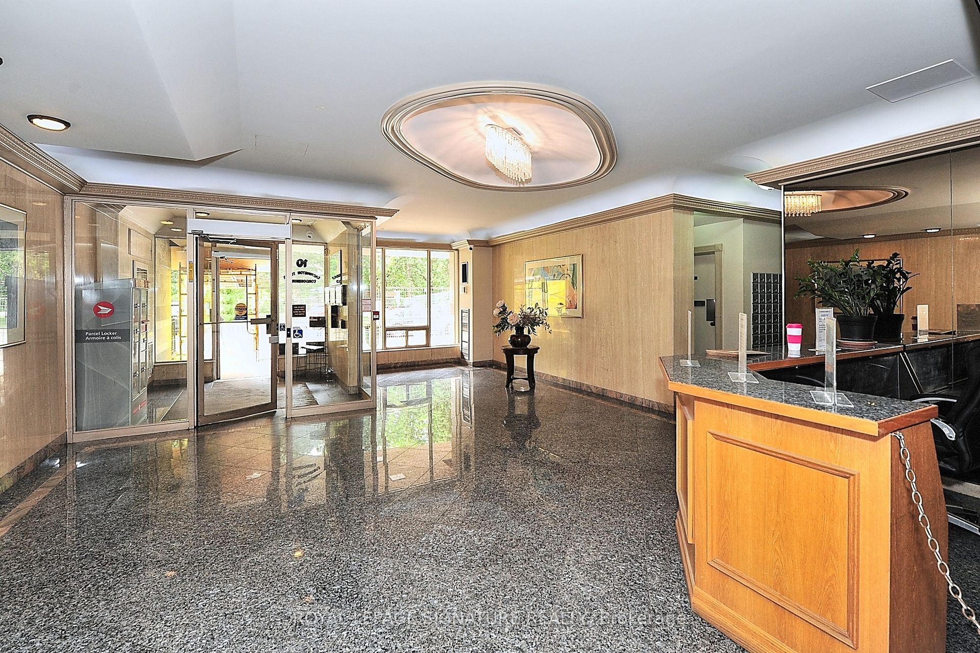 10 Tangreen Court, #702
