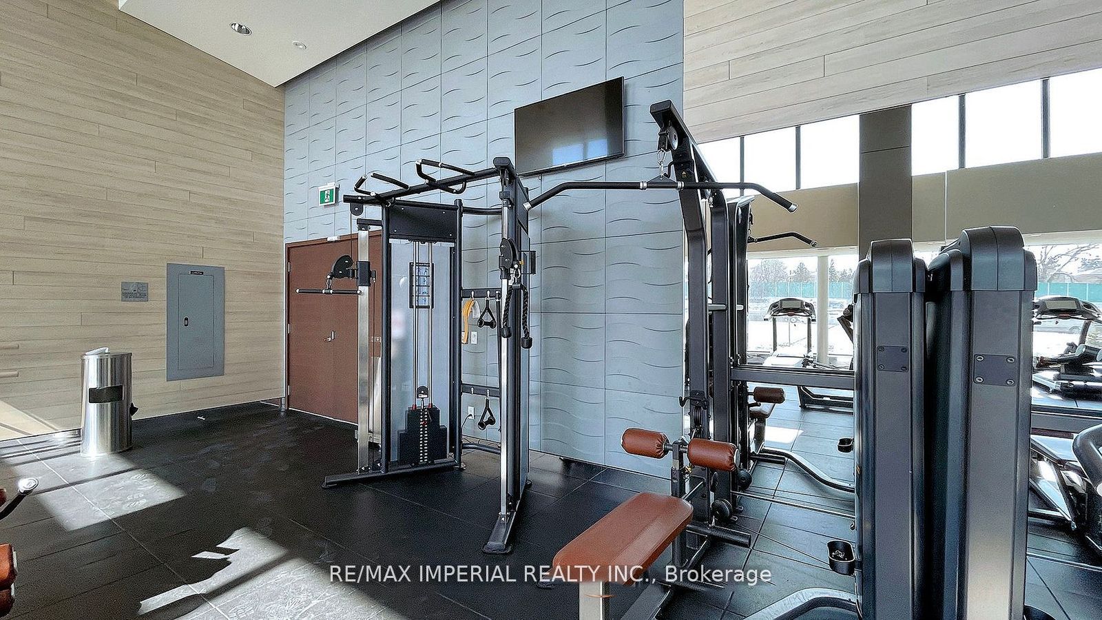 85 McMahon Drive, #1806