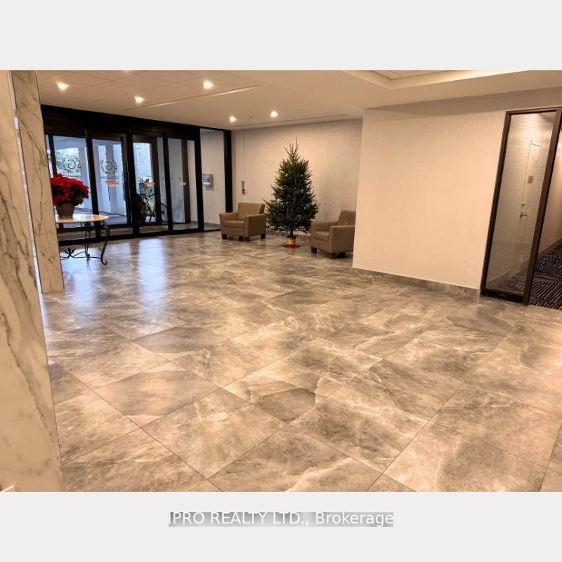 2 Bedrooms Condo at 65 Southport, Toronto For sale