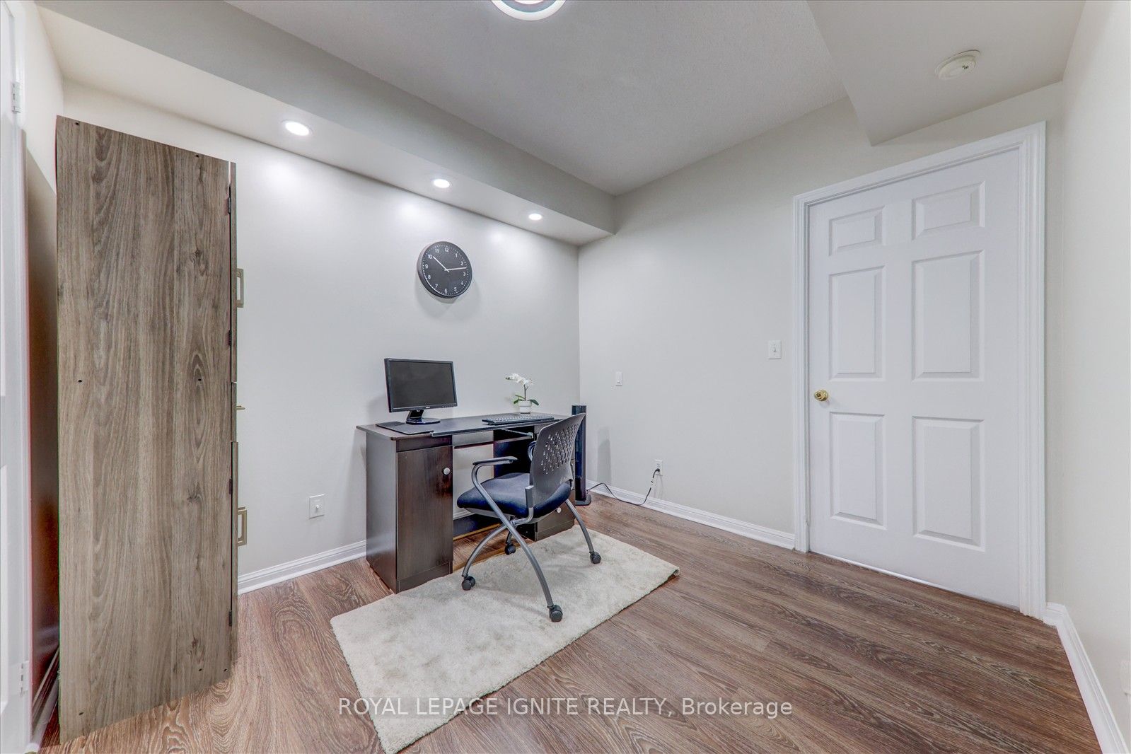 3035 Finch Avenue, #2013