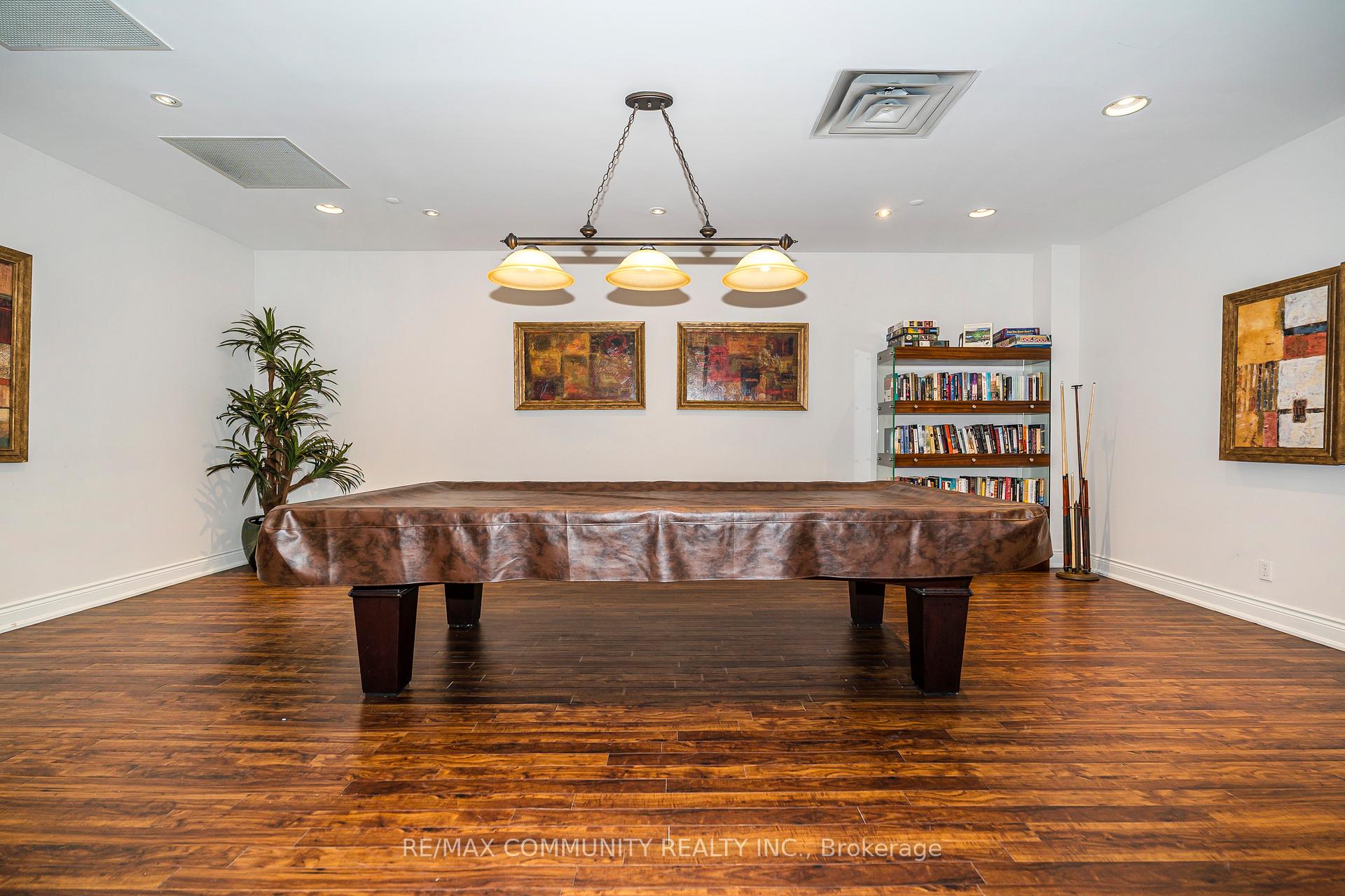 2 Bedrooms Condo at 980 Yonge,  Toronto For sale